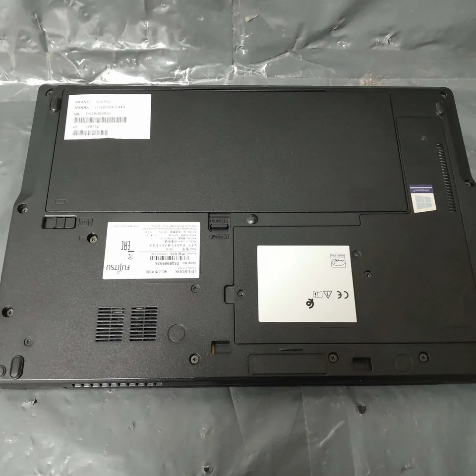 FUJITSU LIFEBOOK E449