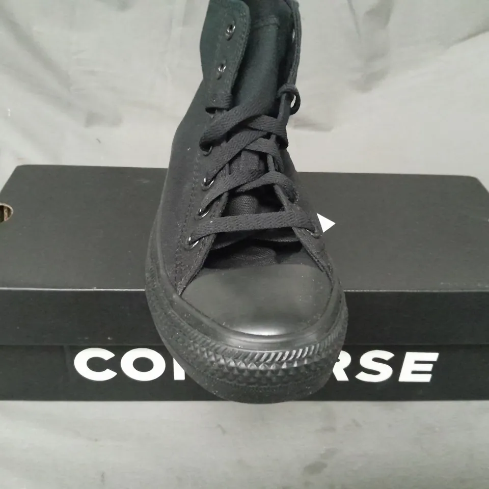 BOXED PAIR OF CONVERSE SHOES IN BLACK UK SIZE 6