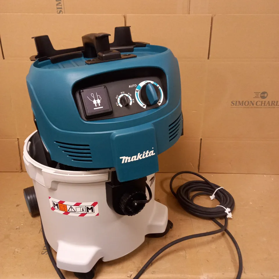MAKITA VC3012M 240 V M CLASS DUST EXTRACTOR