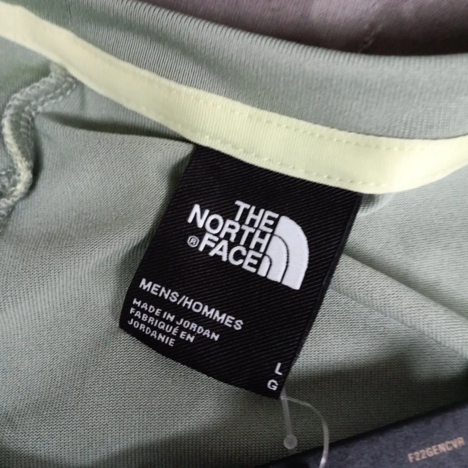 THE NORTH FACE MEN'S PERFORMANCE SS TEE SLATE MOSS – LARGE