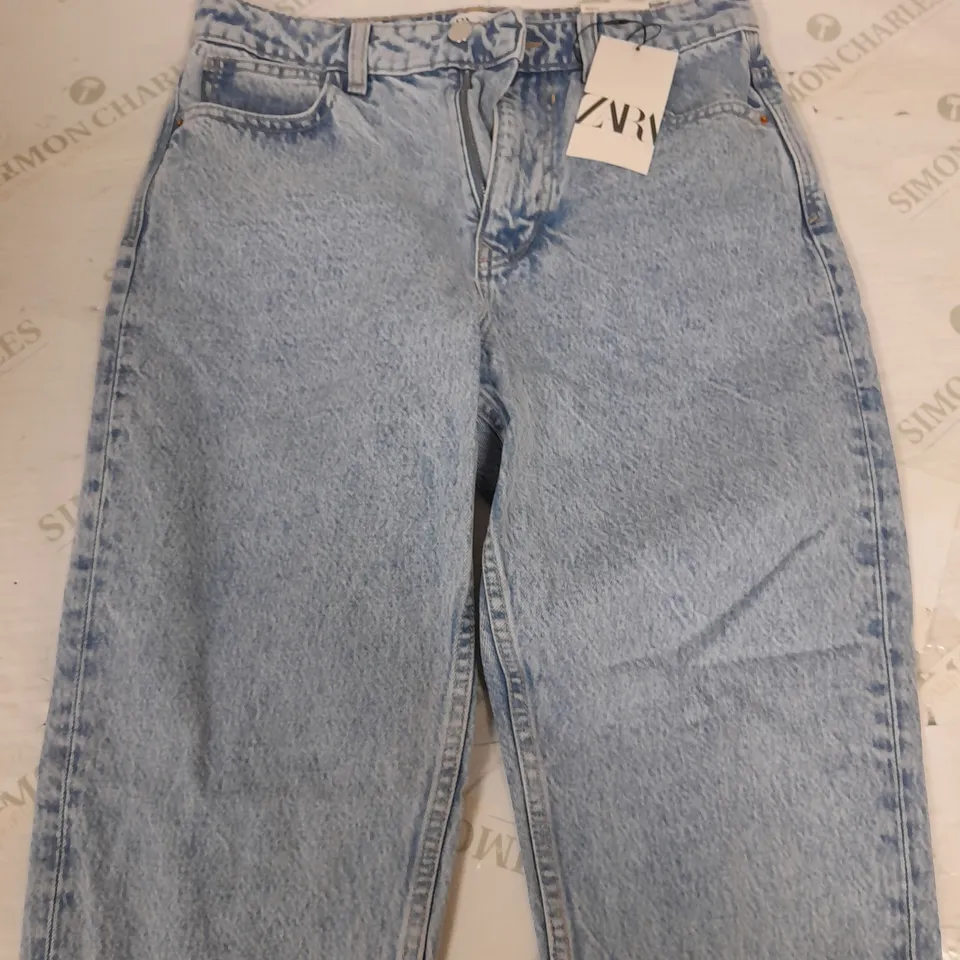 ZARA MOM FIT JEANS I LIGHT DENIM - EUR 38
