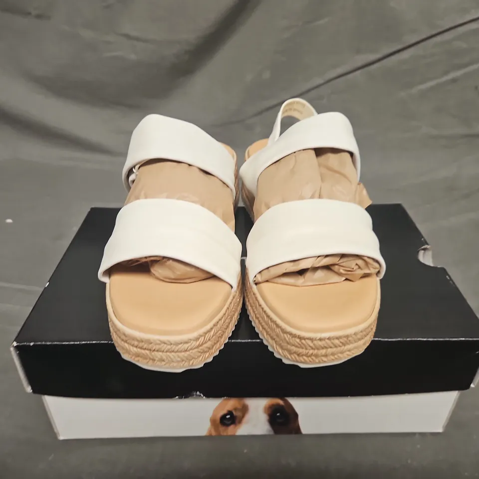 BOXED PAIR OF HUSH PUPPIES RACHEL STRAP SHOES - UK SIZE 6 