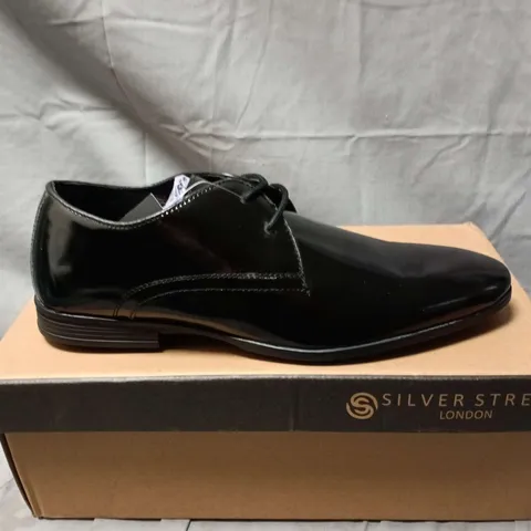BOXED PAIR OF SILVER STREET ROWLEY SHOES IN BLACK - SIZE 9