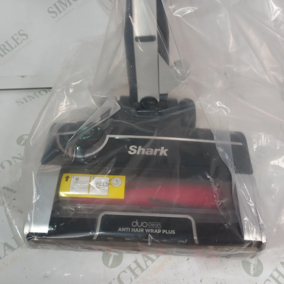 SHARK STRATOS ANTI HAIR WRAP PET PRO VACUUM CLEANER