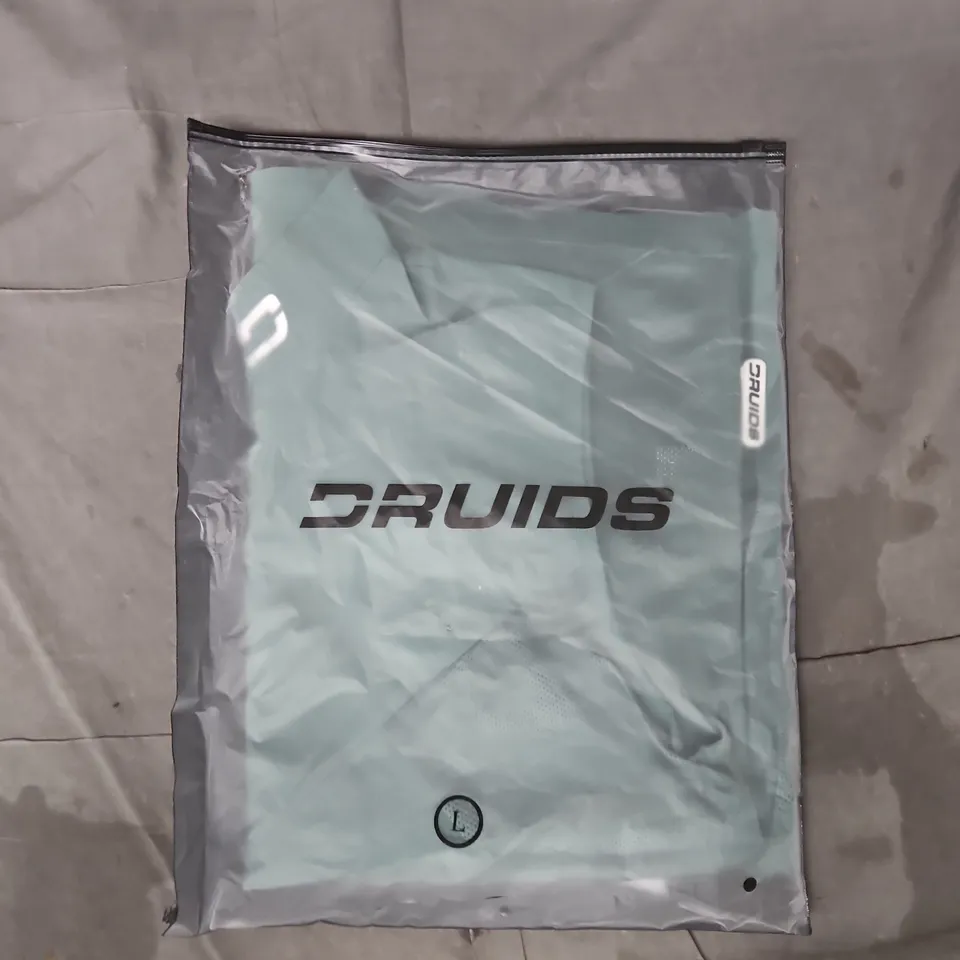 BAGGED DRUIDS AIR MESH GILET IN SAGE SIZE LARGE