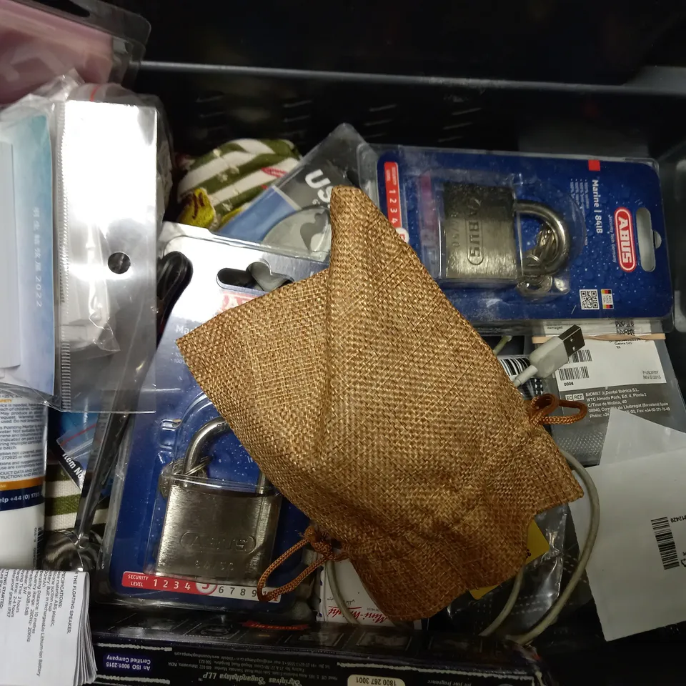 BOX OF APPROX 10 ITEMS TO INCLUDE DECORATIVE INSECT DISPLAY, ABUS PADLOCKS AND SCENTED CANDLE