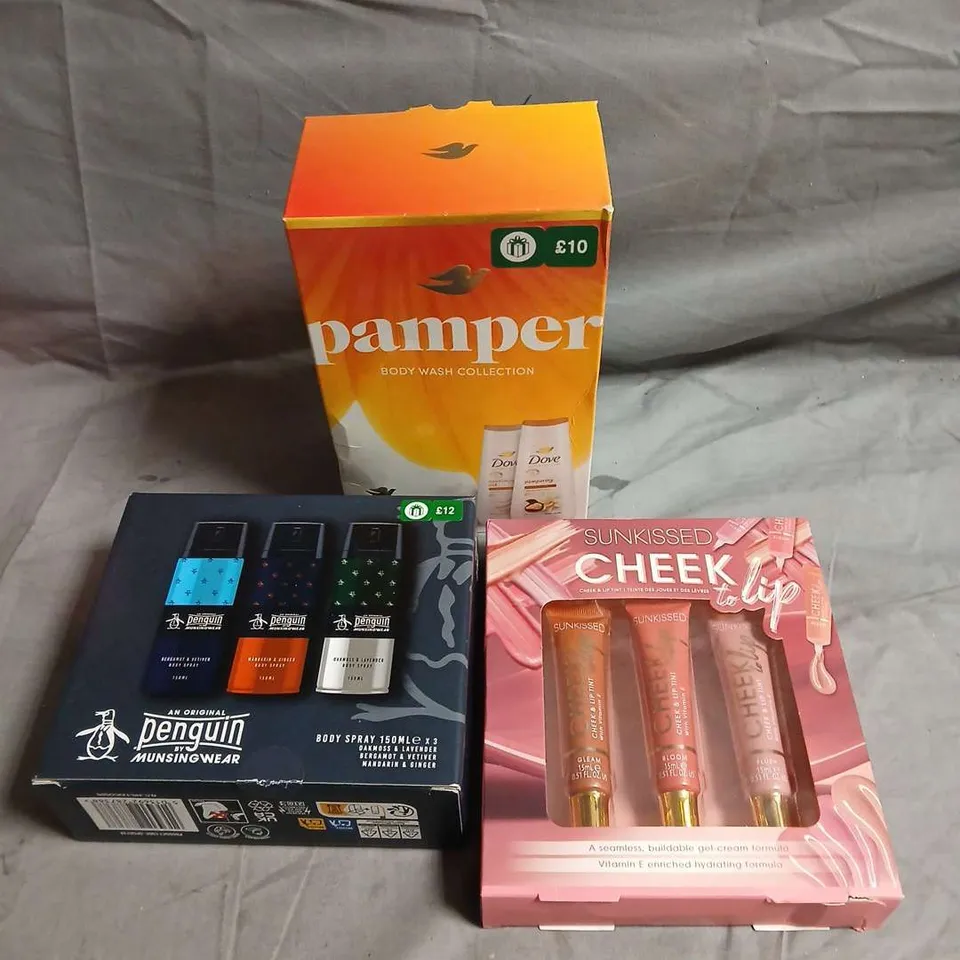 APPROXIMATELY 10 ASSORTED BEAUTY GIFT SETS TO INCLUDE DOVE, SUNKISSED, PENGUIN ETC 