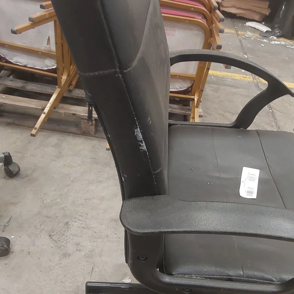 FAUX LEATHER OFFICE CHAIR