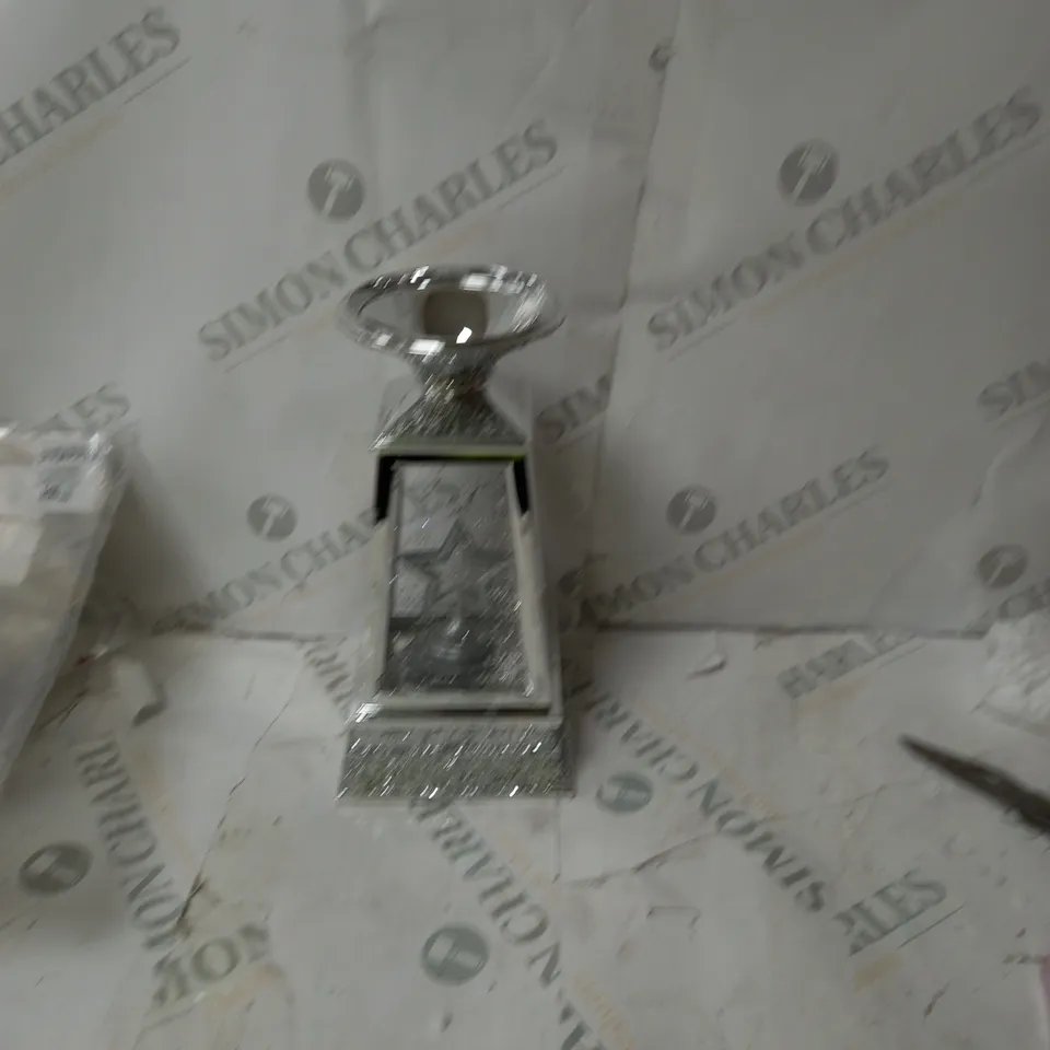 BOX OF ASSORTED CHRISTMAS DECORATIONS 