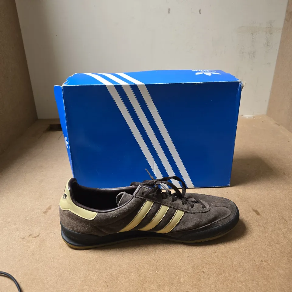 ADIDAS JEANS TRAINERS – BROWN SUEDE WITH CREAM STRIPES - UK SIZE 10