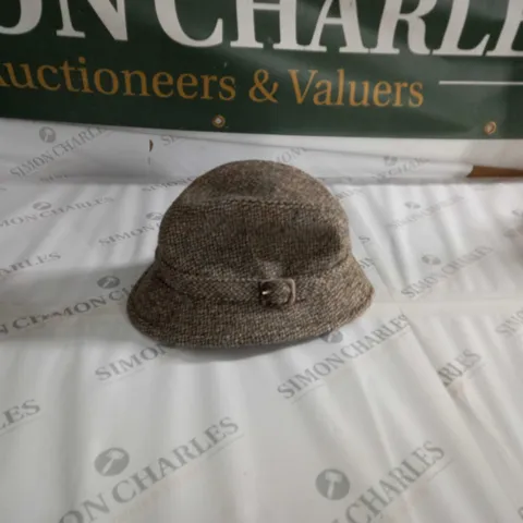 DUNN & CO HAT 100% HANDWOVEN HARRIS TWEED SIZE 55