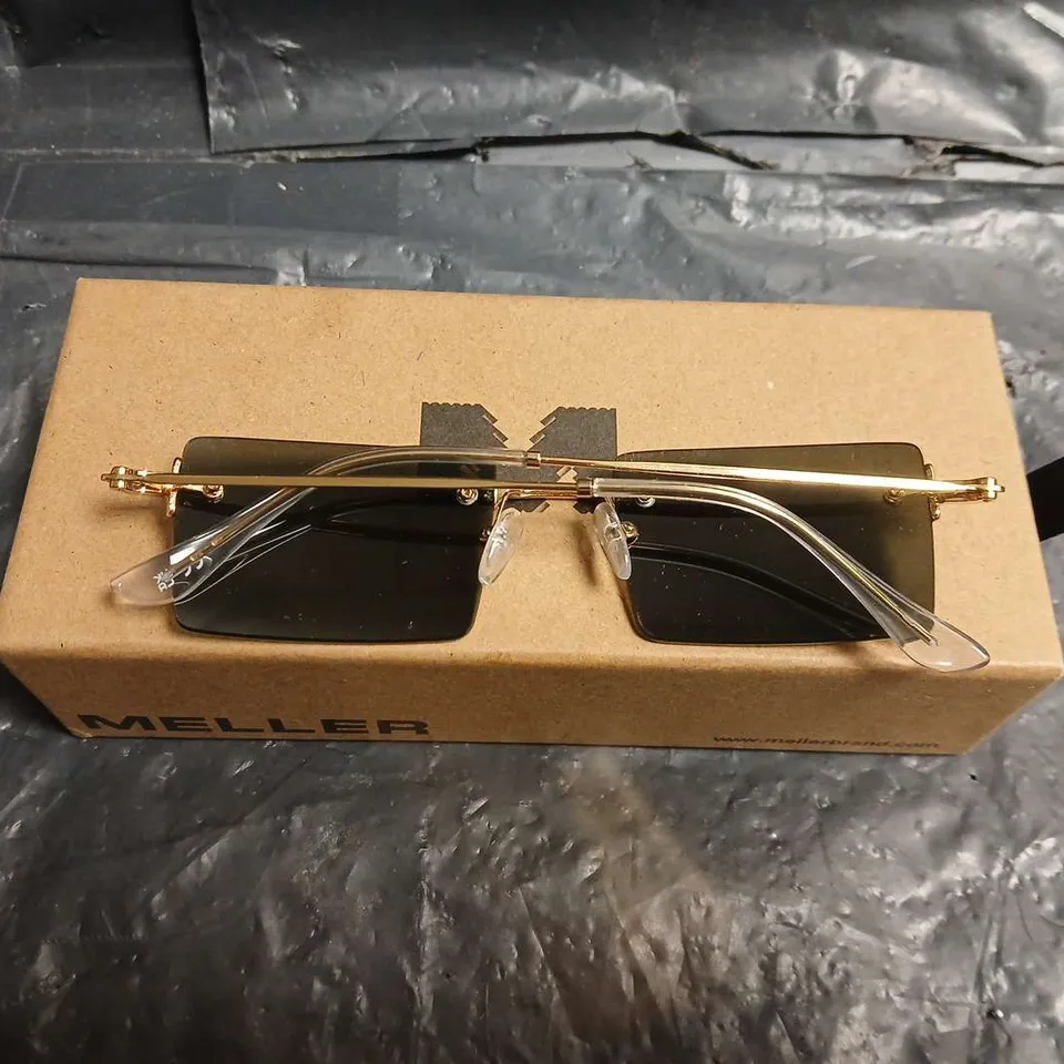 MELLER SUNGLASSES WITH BEIGE PROTECTIVE CASE