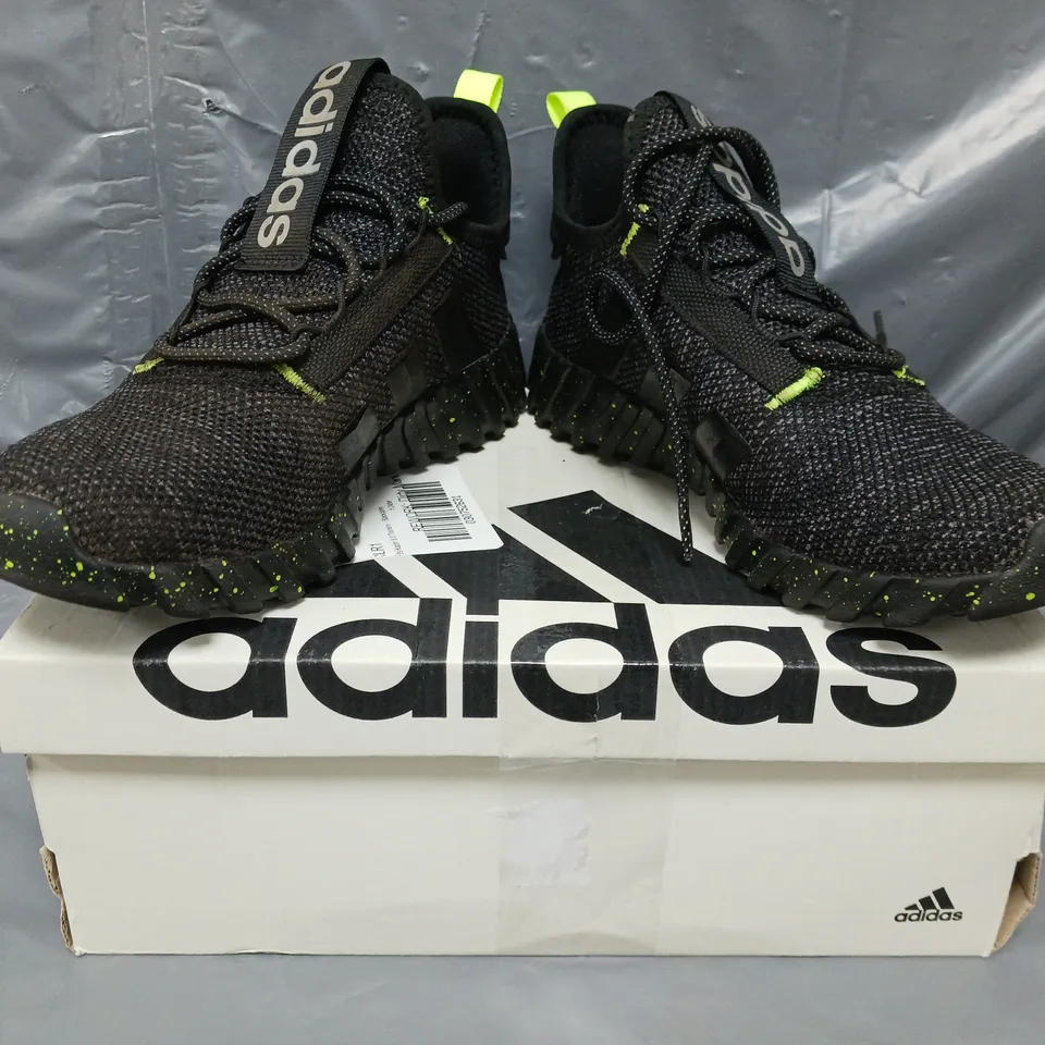 BOXED PAIR OF ADIDAS KAPTIR 3.0 K SHOES IN BLACK/GREEN UK SIZE 5