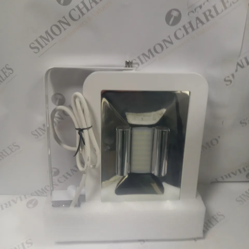 SLIMLINE EXTERIOR/INTERIOR ENERGY SAVING LED FLOODLIGHT BOXED 