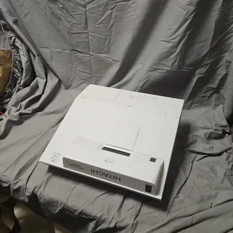 HITACHI CP-AX2505 3LCD PROJECTOR