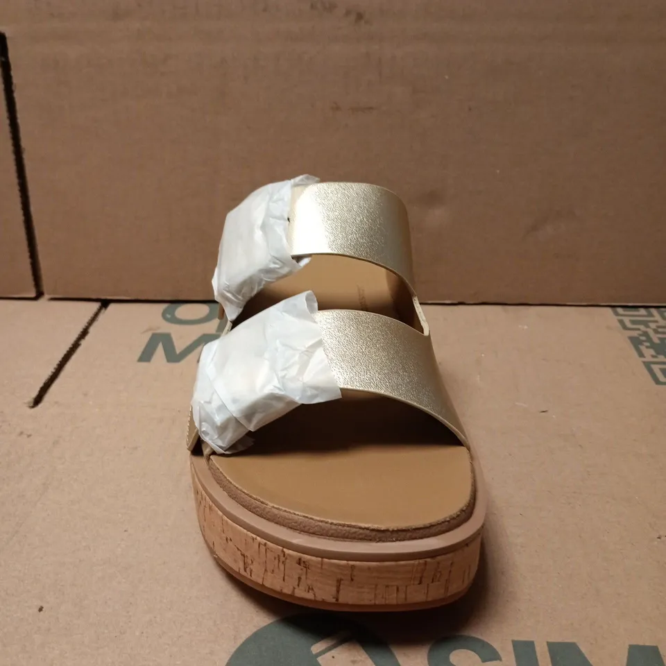 FITFLOP WOMEN'S GOLD METALLIC PLATFORM SANDALS WITH CORK SOLE – UK SIZE 6