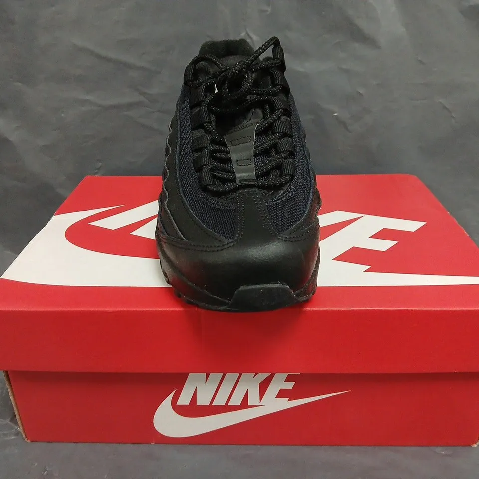 BOXED PAIR OF NIKE AIR MAX 95 RECRAFT SHOES IN BLACK SIZE UK 4.5