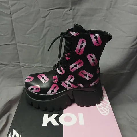 KOI EDGE OF UTOPIA MONSTER PLATFORM BOOTS – BLACK/PINK, UK4