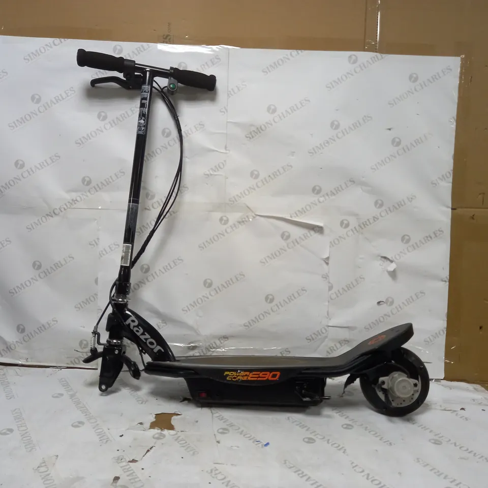 RAZOR POWERCORE E90 SCOOTER BLACK RRP £199.99