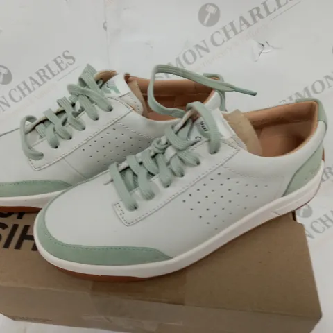 BOXED PAIR OF CLARKS HERO AIR LACE TRAINERS IN MINT - UK 4