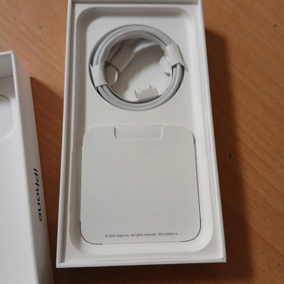 APPLE IPHONE 11 – BLACK, BOXED WITH CHARGER & USB-C TO LIGHTNING CABLE