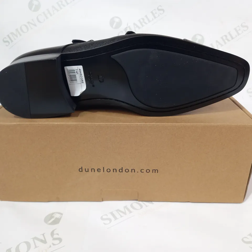 BOXED PAIR OF DUNE LONDON LOW HEEL LEATHER SHOES IN BLACK UK SIZE 7
