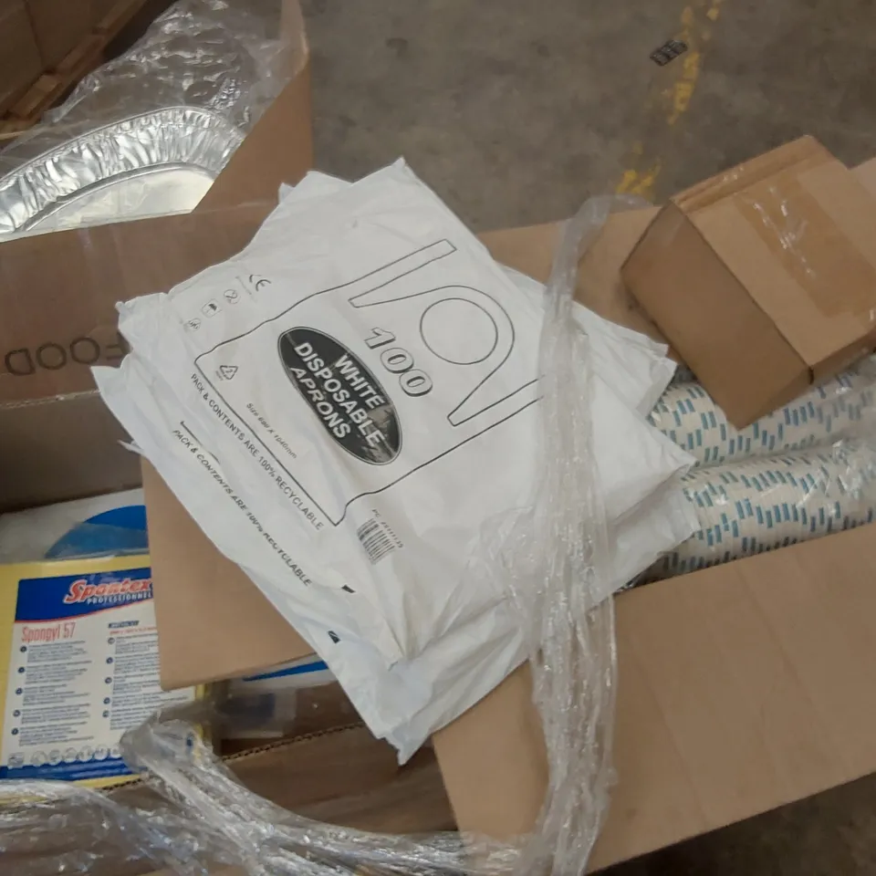 PALLET CONTAINING A VERY LARGE QUANTITY OF ASSORTED CATERING ITEMS INCLUDING: TEAPOTS, DISHES, DISPOSABLE CUPS, APRONS, SPONTEX SPONGES, DISPOSABLE PARTY TRAYS ECT