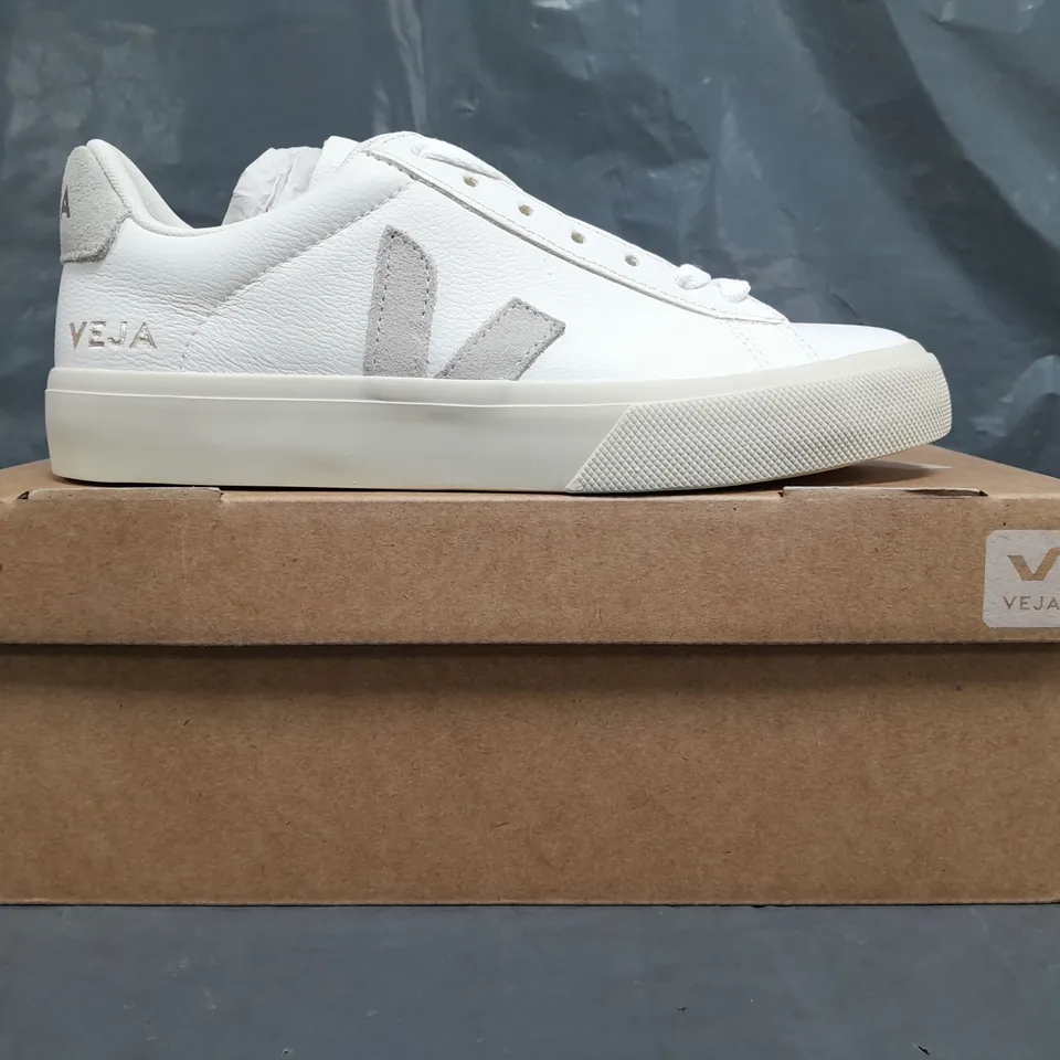 BOXED PAIR OF VEJA SHOES IN WHITE SIZE UK 4