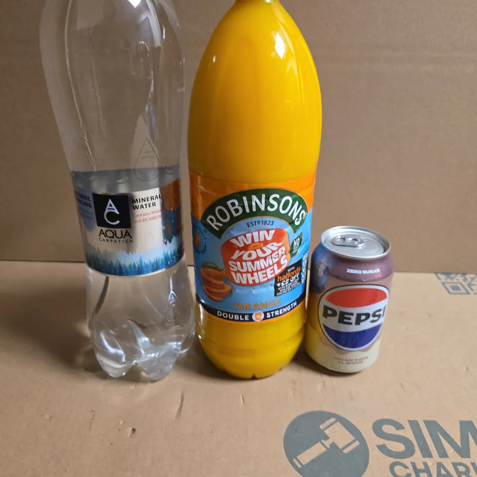 APPROXIMATELY 5 ASSORTED FOOD ITEMS TO INCLUDE - PEPSI MAX, ORANGE JUICE AND WATER