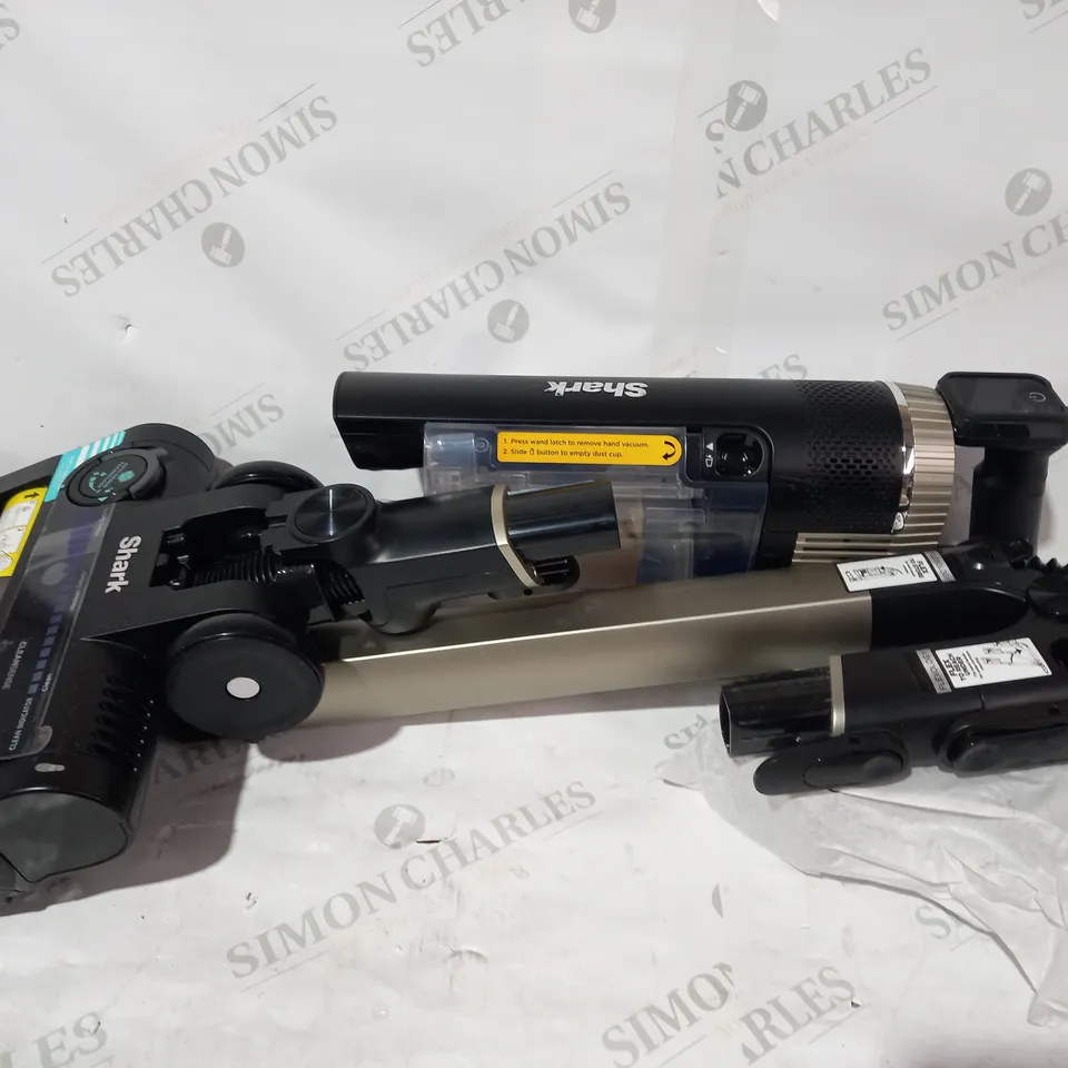 BOXED SHARK CORDLESS STICK VACUUM CLEANER PET PRO MODEL