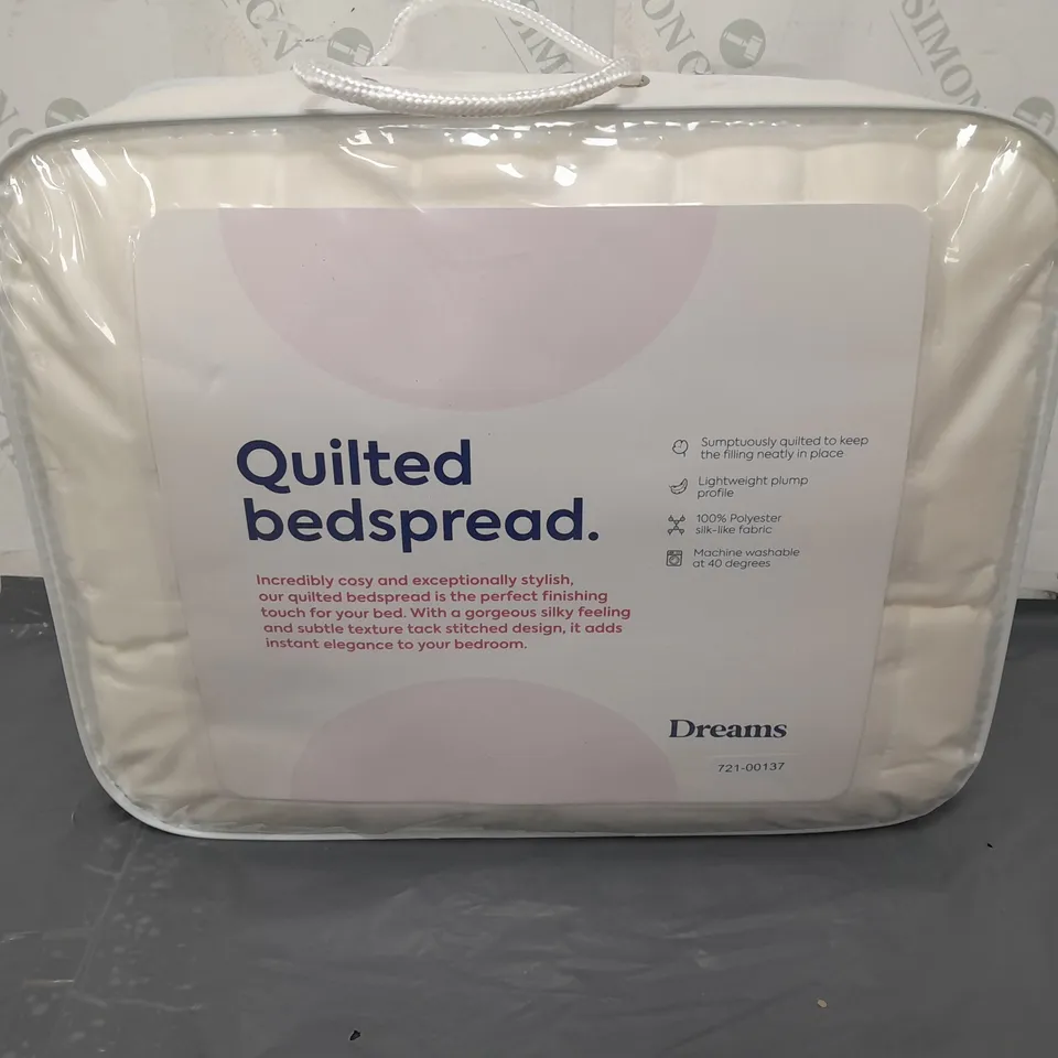 DREAMS QUILTED BEDSPREAD 