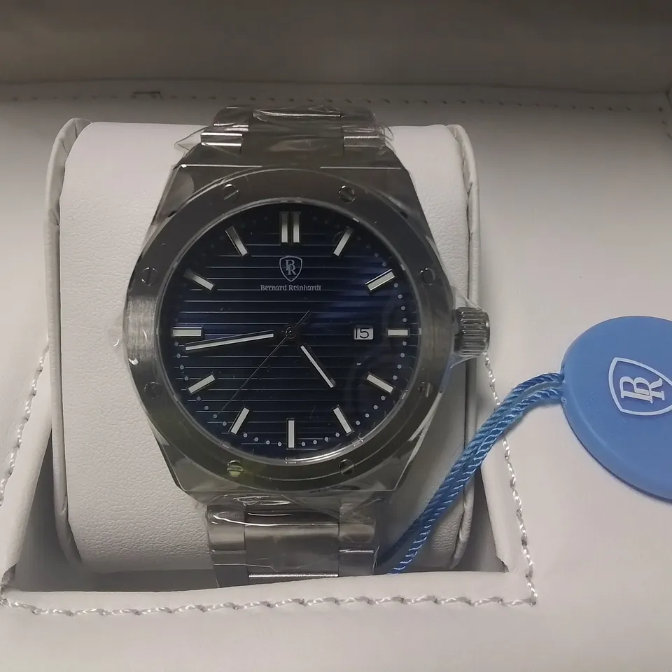 BERNARD REINHARDT STAINLESS STEEL GENTS WATCH WITH SWISS MOVEMENT AND METAL STRAP IN WOODEN GIFT BOX