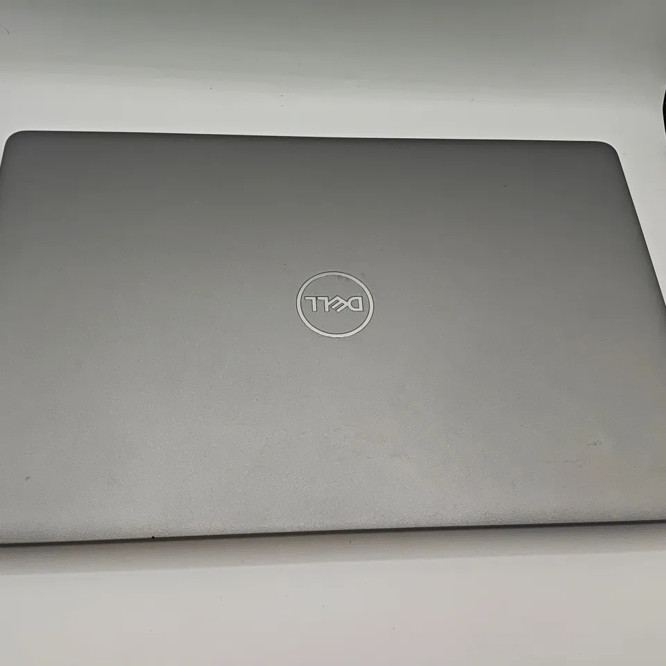 UNBOXED DELL LATITUDE 5550 INTEL VPRO 512GB LAPTOP IN SILVER - P127F