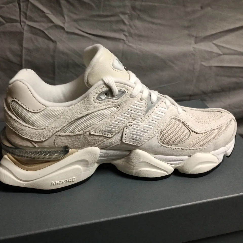 NEW BALANCE U9060WHT TRAINERS IN WHITE - UK 4.5