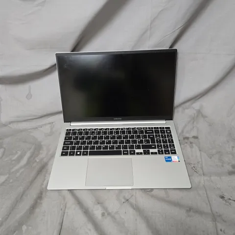 SAMSUNG LAPTOP – SILVER, INTEL CORE I5