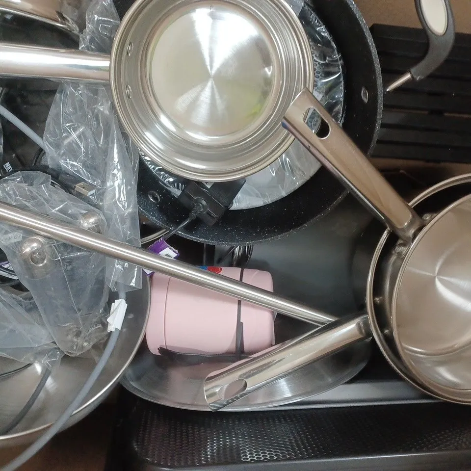 BOX OF APPROXIMATELY 10 ASSORTED HOUSEHOLD ITEMS TO INCLUDE SOFT CLOSE PEDAL BIN, DECORATIVE SCENTED CANDLE, SLIM BLACK PHOTO FRAME, ETC - COLLECTION ONLY