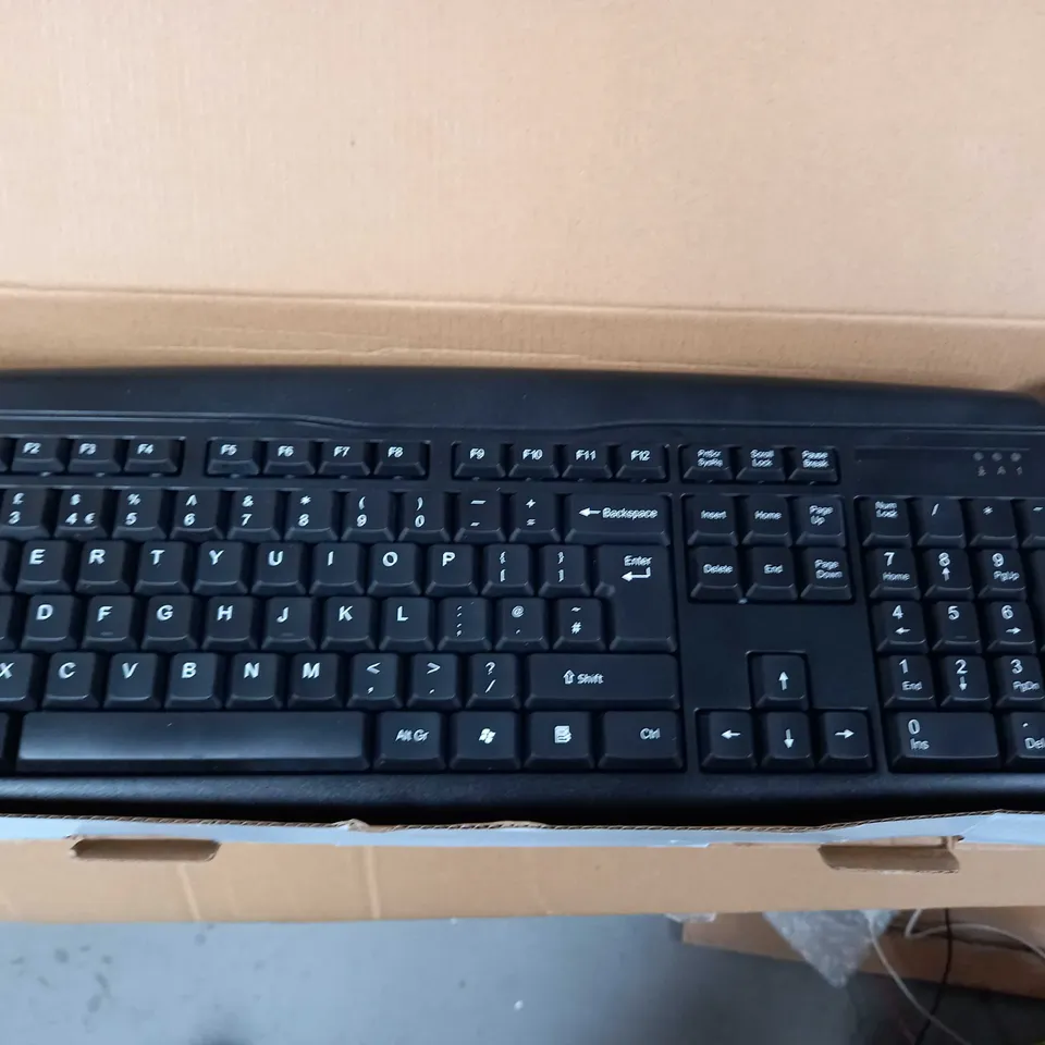 LOT OF VARIOUS ONN OFFICE ITEMS INCL. MOUSE & KEYBOARD, PHONES & HEADPHONES