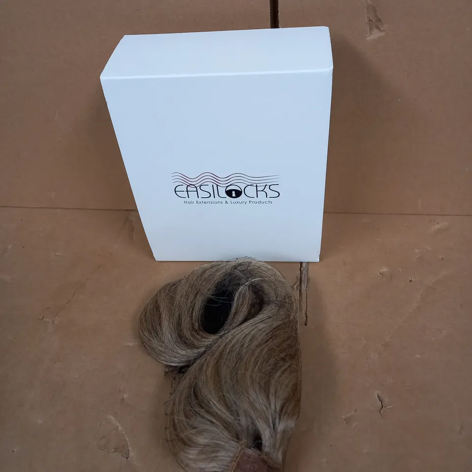 EASILOCKS SHORT BOUNCY BLOWDRY PONYTAIL