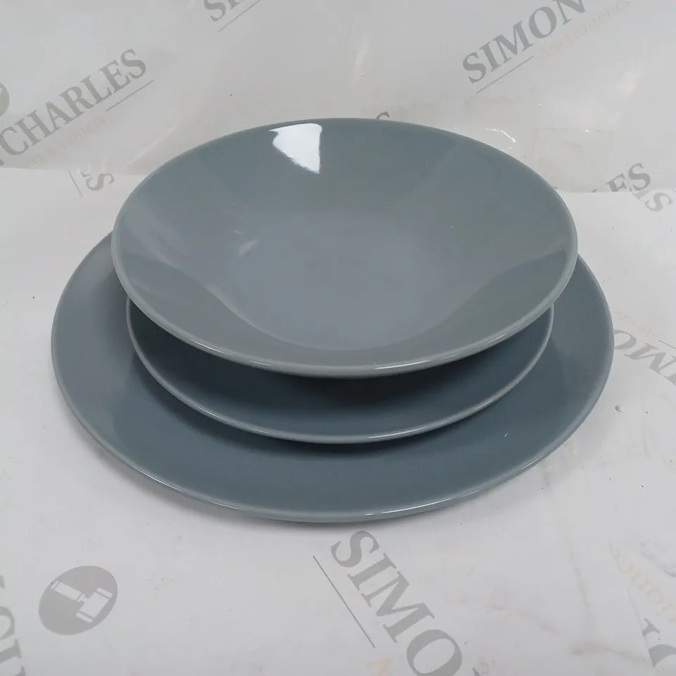 BRAND NEW BOXED CESIRO 18 PIECE DINNERWARE SET TO INCLUDE 6 DINNER PLATES, 6 DESSERT PLATES, 6 DEEP PLATES - COLLECTION ONLY