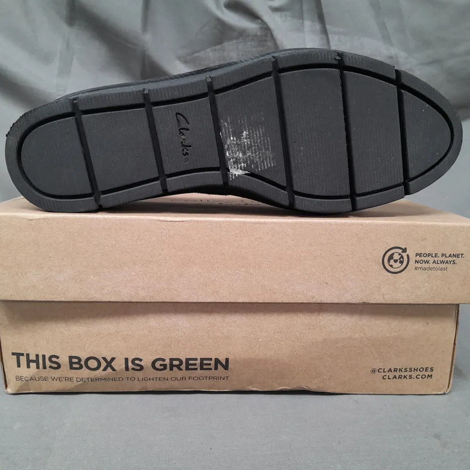 BOXED PAIR OF CLARKS SLIP-ON SHOES IN BLACK UK SIZE 6.5