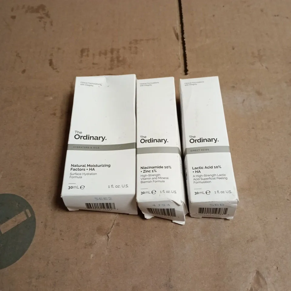 3 X THE ORDINARY ITEMS: SURFACE HYDRATION FORMULA, HIGH STRENGTH VITAMIN AND MINERAL BLEMISH FORMULA, PEELING FOUNDATION 
