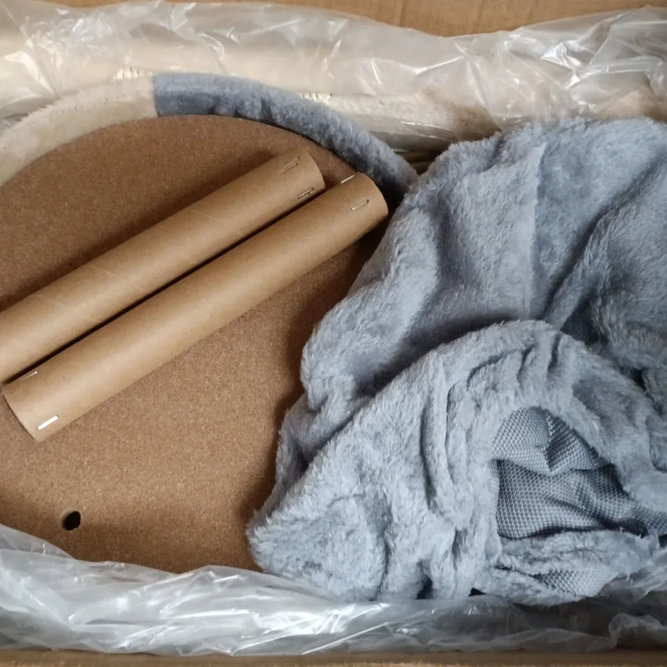 BOXED UNBRANDED CAT TREE