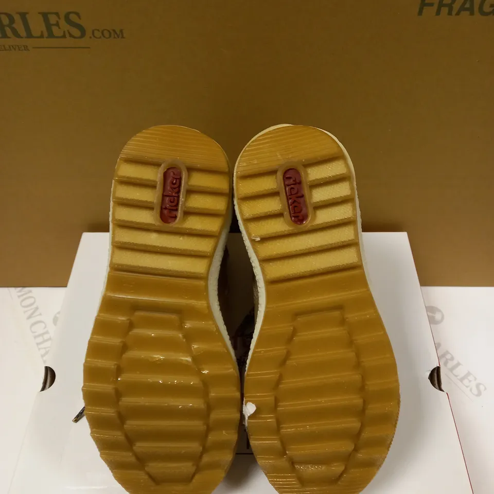 RIEKER WATER RESISTANT LACE UP BOOT SIZE 5