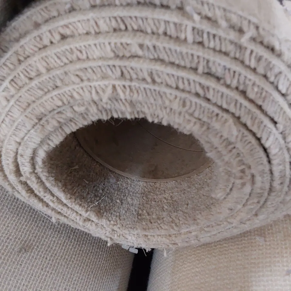 ROLL OF QUALITY RICE CARPET 5M × 4M