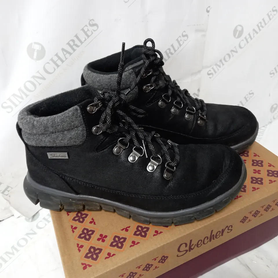 PAIR OF SKECHERS SYNERGY WARM TECH BOOTS IN BLACK UK SIZE 5.5