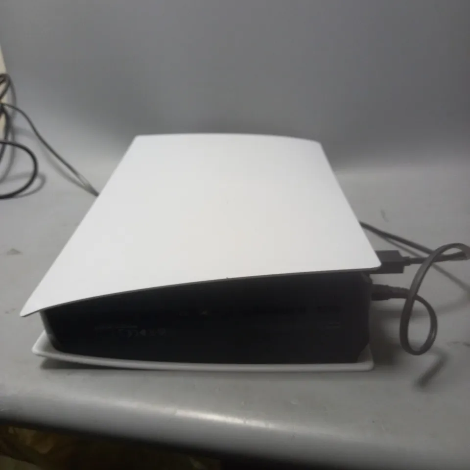 UNBOXED PLAYSTATION 5 CONSOLE IN WHITE 