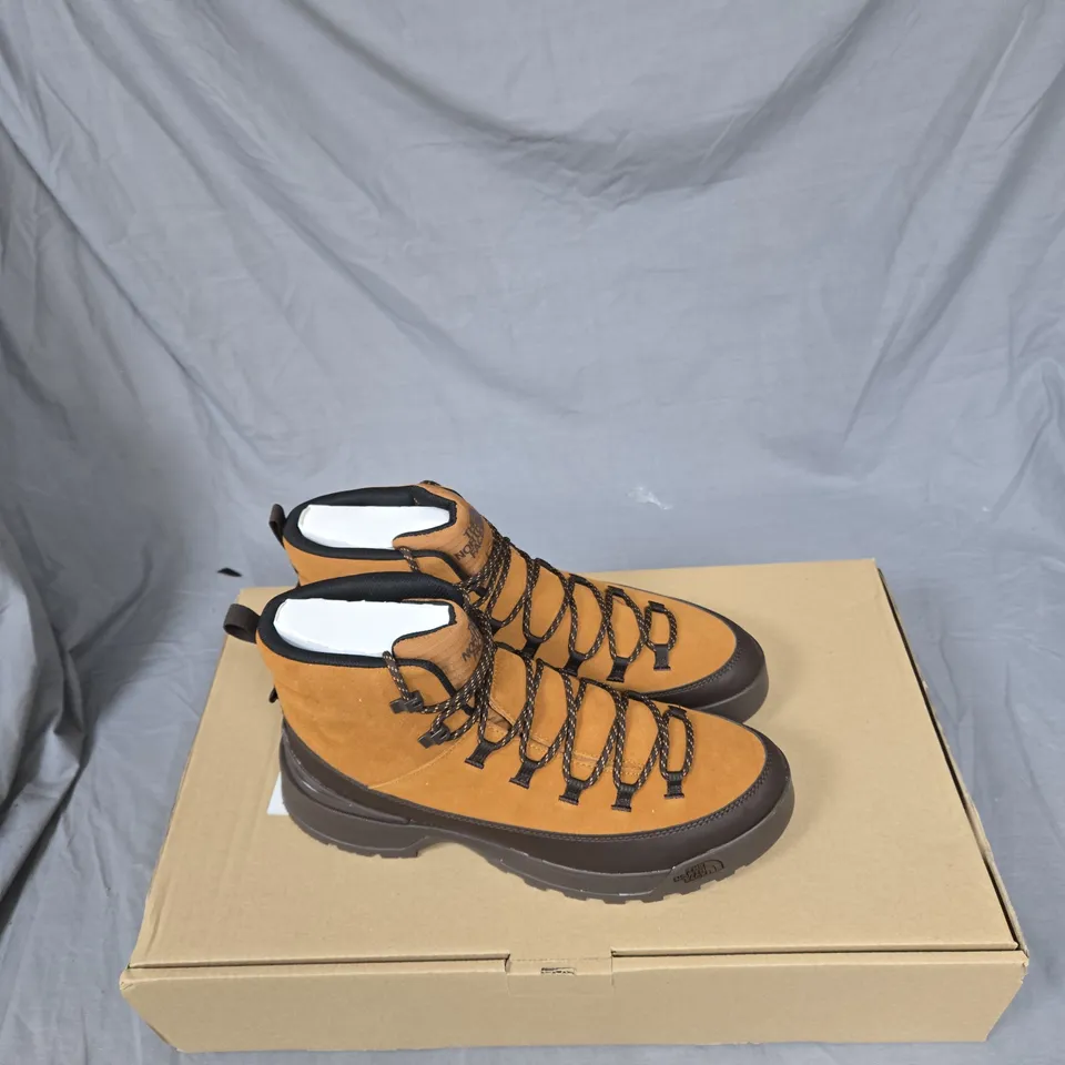 THE NORTH FACE HIKING BOOTS – TAN NUBUCK, LACE-UP UK 11