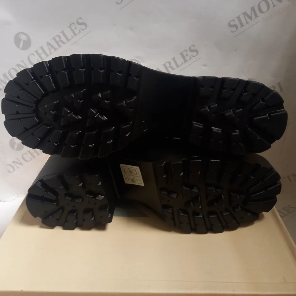 KOI VEGAN BOA V2 BLACK PATENT HIKING BOOTS - SIZE 7