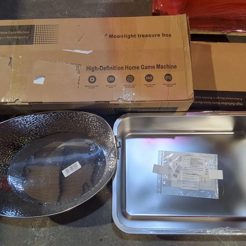 PALLET OF ASSORTED HOUSEHOLD ITEMS TO INCLUDE FOLDING G CHAIR, COOKWARE AND MATTRESS PADS