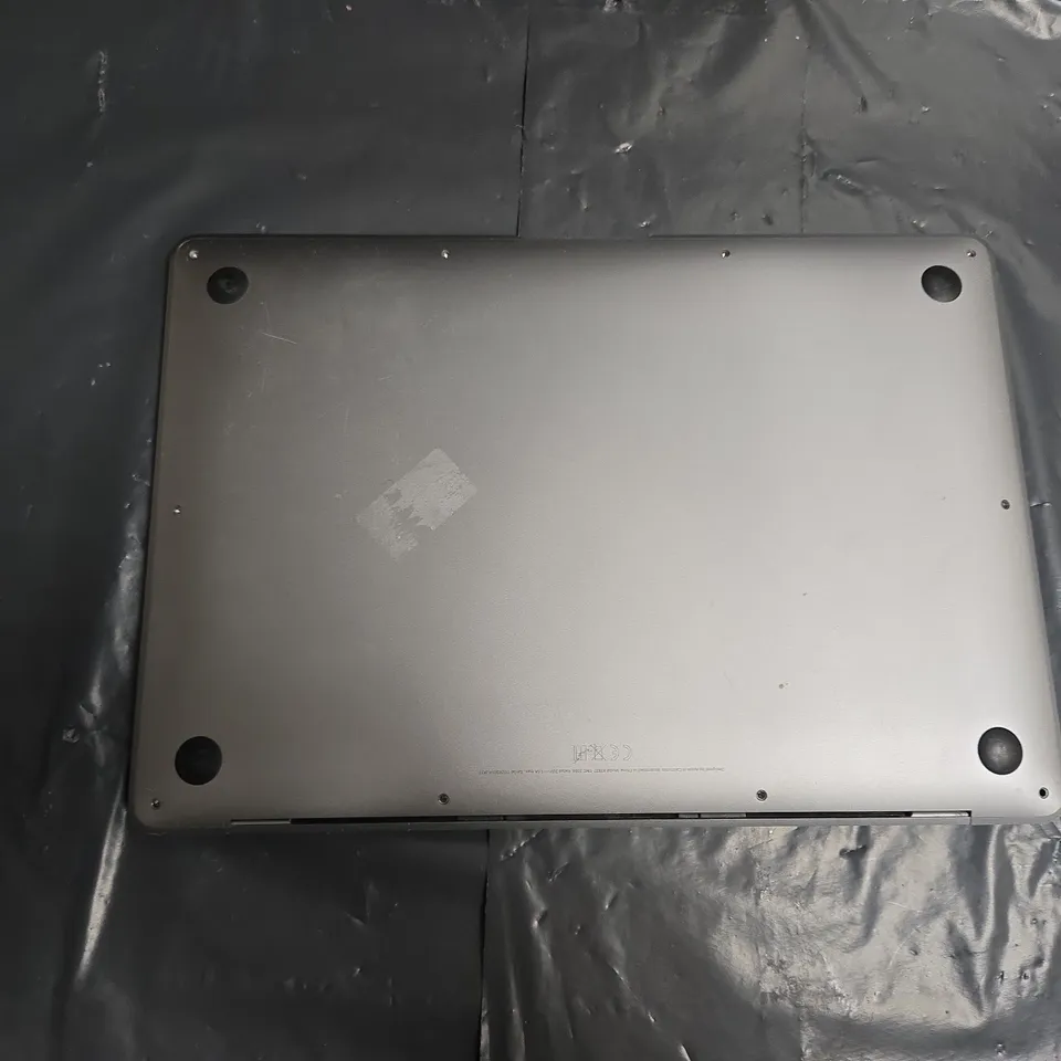 APPLE MACBOOK AIR (13", 2018)